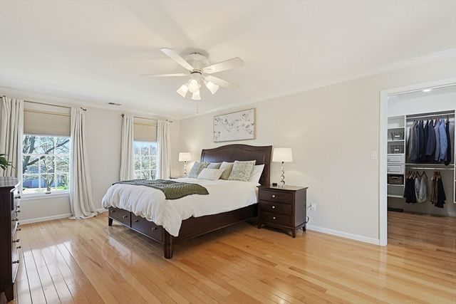 8 Weyman Ln, Sharon, MA 02067