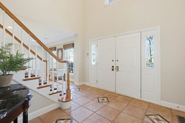 8 Weyman Ln, Sharon, MA 02067