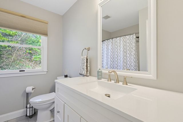 8 Weyman Ln, Sharon, MA 02067