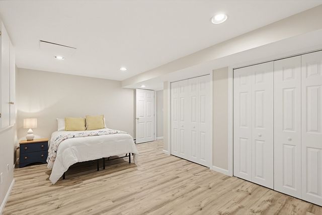 8 Weyman Ln, Sharon, MA 02067