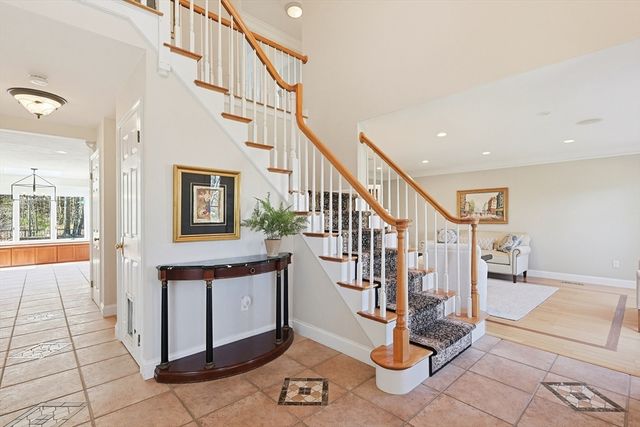 8 Weyman Ln, Sharon, MA 02067