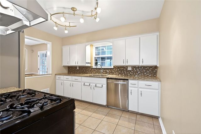 1810 S Main Street, Dayton, OH 45409