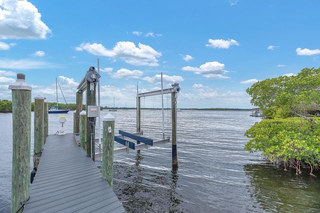 3304 W SHELL POINT ROAD, Ruskin, FL 33570