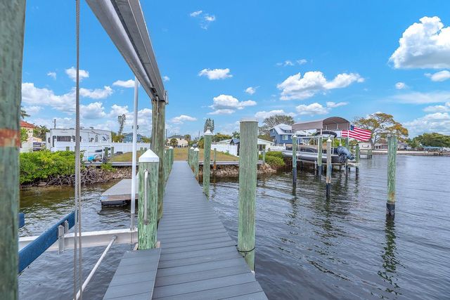 3304 W SHELL POINT ROAD, Ruskin, FL 33570