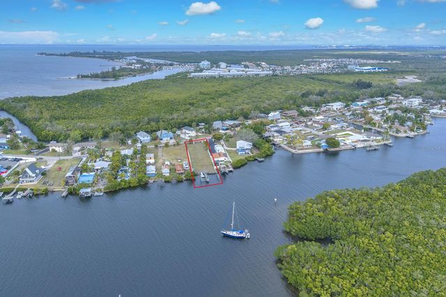3304 W SHELL POINT ROAD, Ruskin, FL 33570