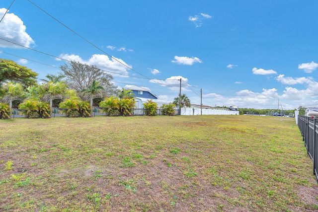 3304 W SHELL POINT ROAD, Ruskin, FL 33570