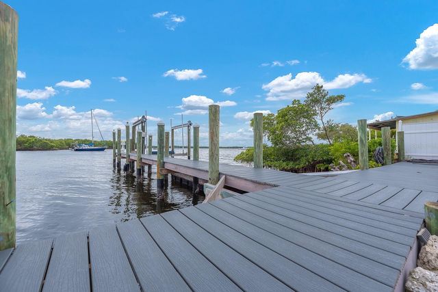 3304 W SHELL POINT ROAD, Ruskin, FL 33570