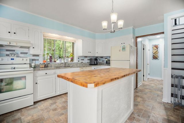 220 Marcy St, Southbridge, MA 01550