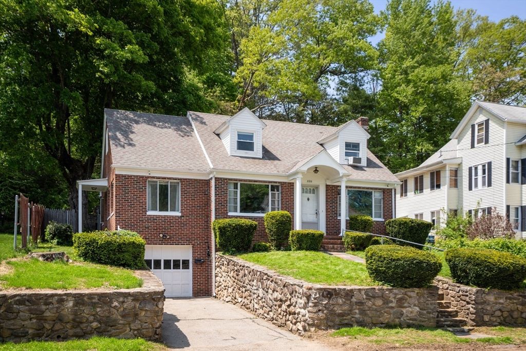 220 Marcy St, Southbridge, MA 01550