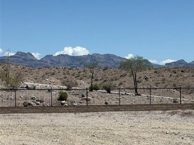 3334 Blacksmith Way, Bullhead City, AZ 86429