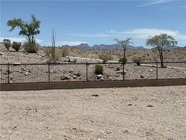 3334 Blacksmith Way, Bullhead City, AZ 86429