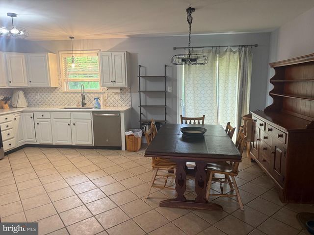 103 POWDER MILL HOLLOW RD, Boyertown, PA 19512