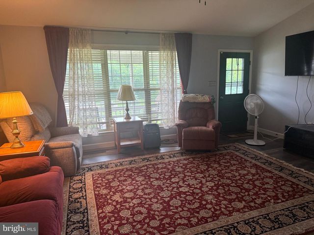103 POWDER MILL HOLLOW RD, Boyertown, PA 19512