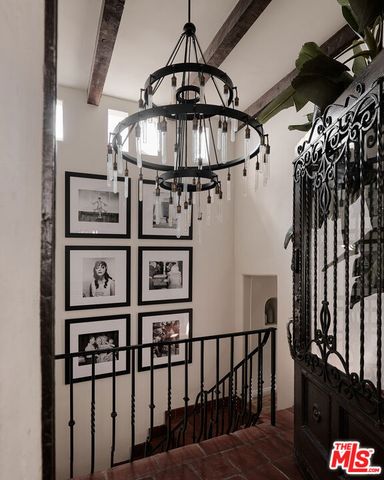 7902 Fareholm Drive, Los Angeles, CA 90046