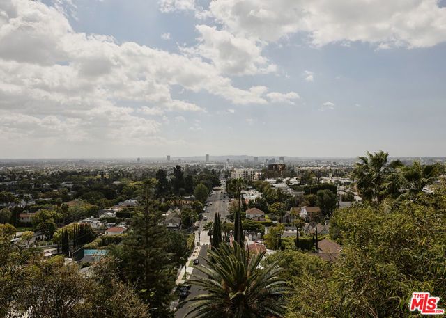 7902 Fareholm Drive, Los Angeles, CA 90046