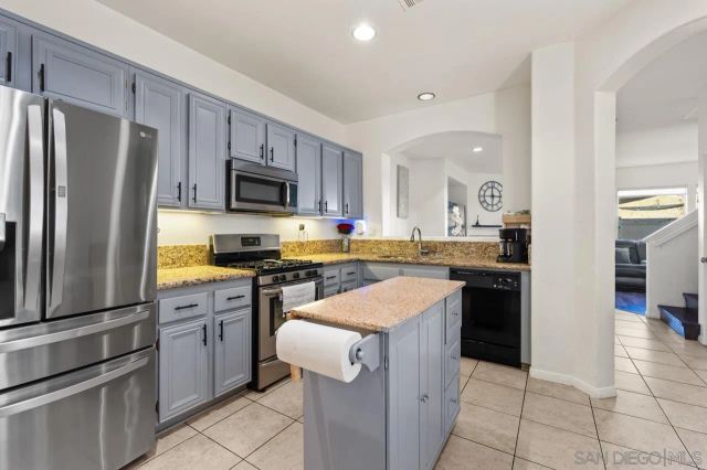 6373 Avenida De Las Vistas 3, San Diego, CA 92154