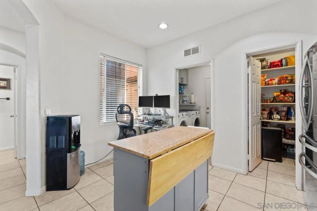 6373 Avenida De Las Vistas 3, San Diego, CA 92154