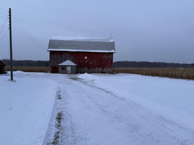 E1384 WOLF RIVER ROAD, Iola, WI 54945