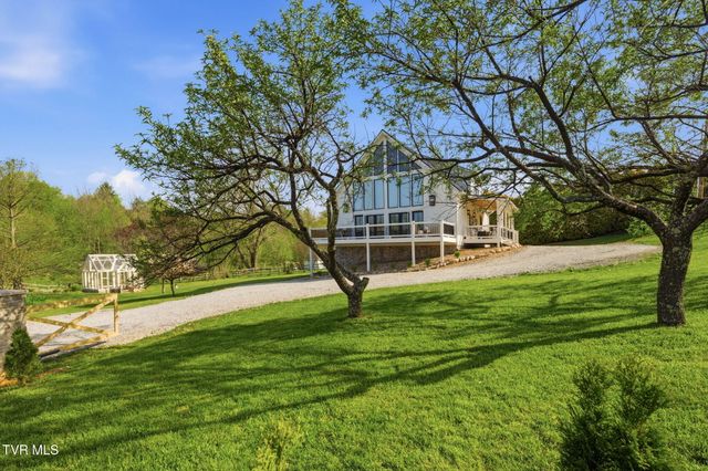 212 County Farm Road, Jonesborough, TN 37659