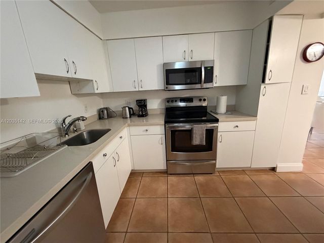 5161 Collins Ave 310, Miami Beach, FL 33140