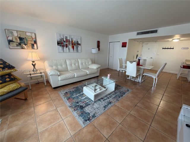 5161 Collins Ave 310, Miami Beach, FL 33140