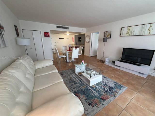 5161 Collins Ave 310, Miami Beach, FL 33140
