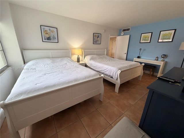 5161 Collins Ave 310, Miami Beach, FL 33140