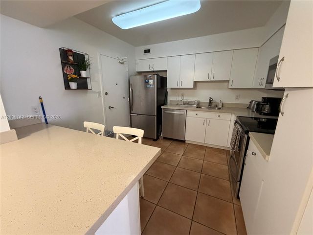5161 Collins Ave 310, Miami Beach, FL 33140
