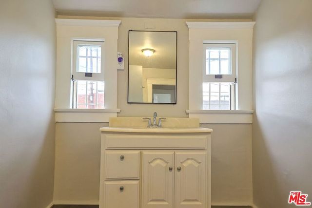 2266 Cambridge Street, Los Angeles, CA 90006