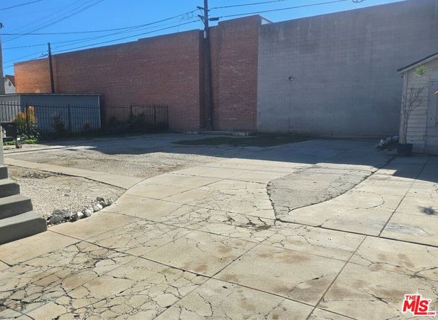 2266 Cambridge Street, Los Angeles, CA 90006