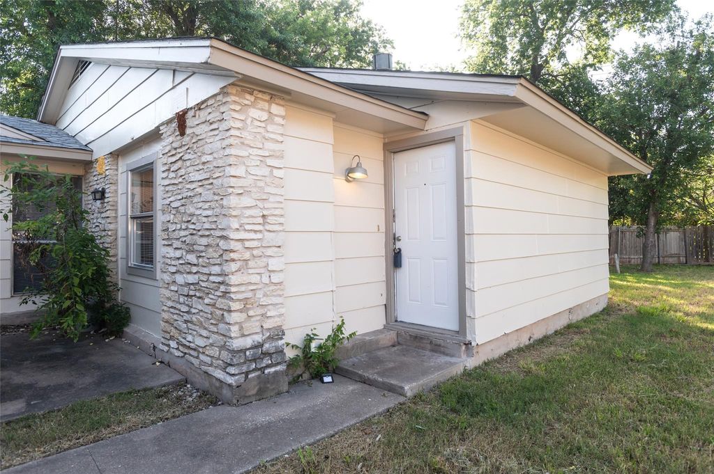 1407 Click CV B, Austin, TX 78758