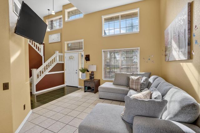 1177 Amberhill Ave, Galt, CA 95632