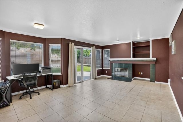 1177 Amberhill Ave, Galt, CA 95632