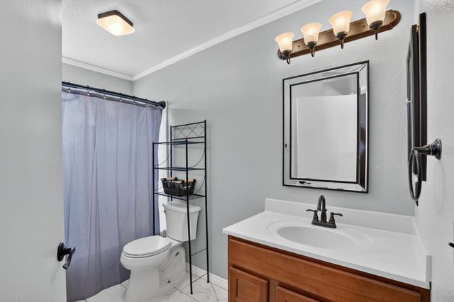 1177 Amberhill Ave, Galt, CA 95632