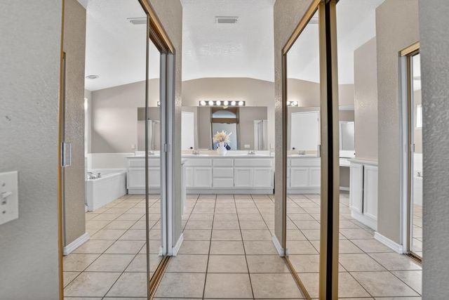 1177 Amberhill Ave, Galt, CA 95632