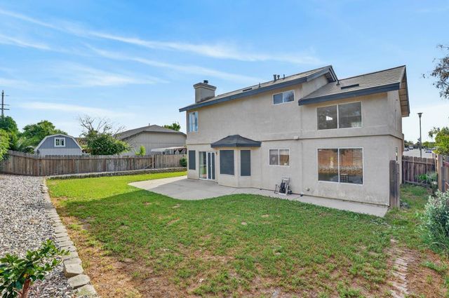1177 Amberhill Ave, Galt, CA 95632