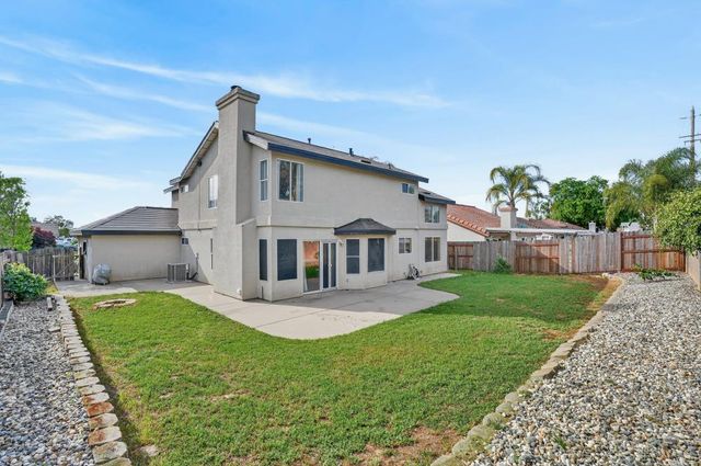1177 Amberhill Ave, Galt, CA 95632