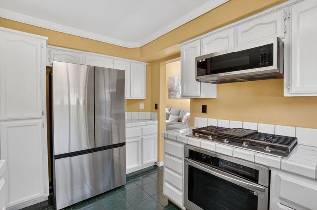 1177 Amberhill Ave, Galt, CA 95632