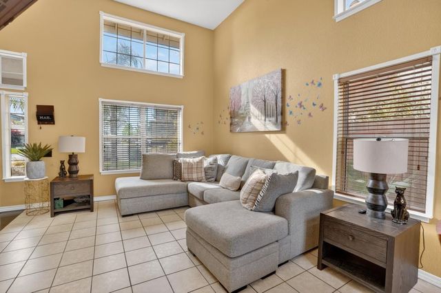 1177 Amberhill Ave, Galt, CA 95632