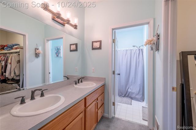 6090 Raphael Court, White Lake Charter Township, MI 48383