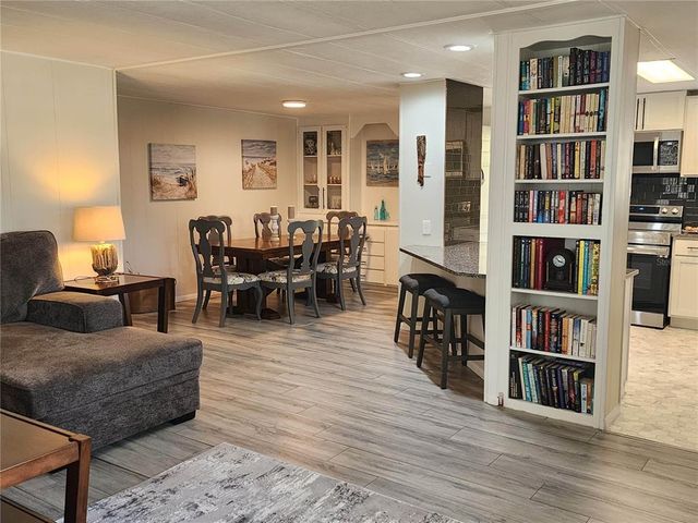 2030 WAX MYRTLE DRIVE, Zellwood, FL 32798
