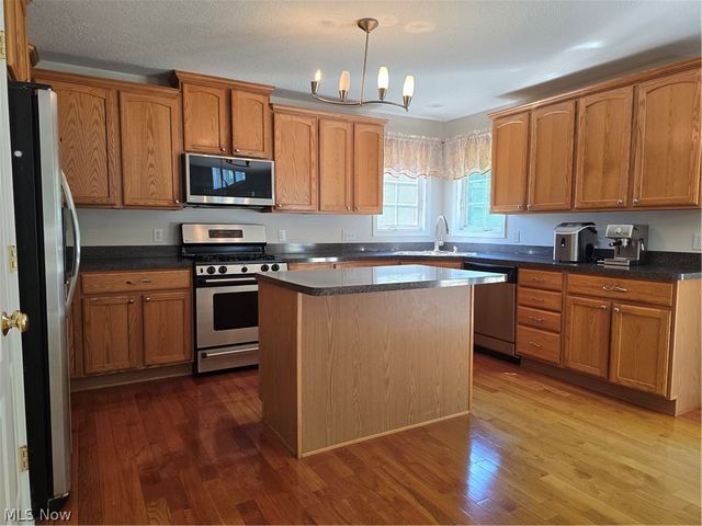 7764 Oak Meadow Drive, Hudson, OH 44236