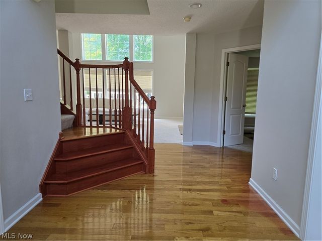 7764 Oak Meadow Drive, Hudson, OH 44236