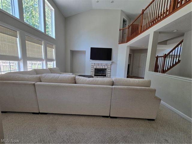 7764 Oak Meadow Drive, Hudson, OH 44236