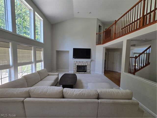 7764 Oak Meadow Drive, Hudson, OH 44236