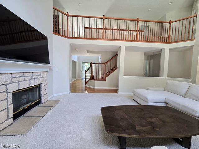 7764 Oak Meadow Drive, Hudson, OH 44236