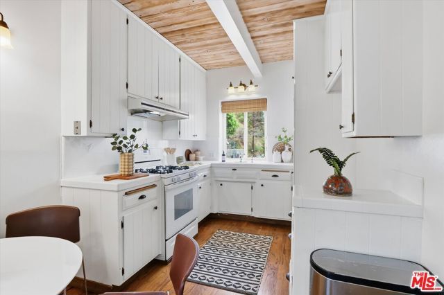 1308 N Beverly Glen Boulevard, Los Angeles, CA 90077