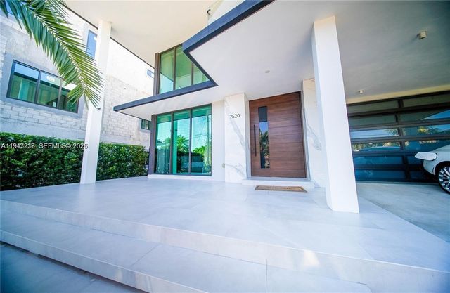 7520 W Treasure Dr 0, North Bay Village, FL 33141