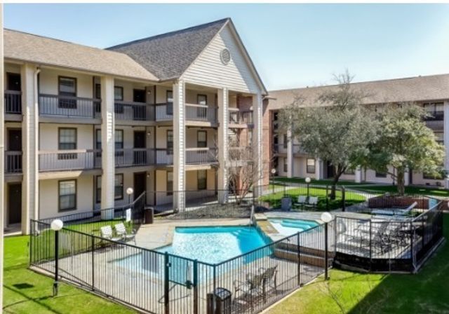 218 N Texas Boulevard, Denton, TX 76201