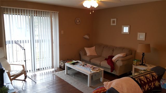 218 N Texas Boulevard, Denton, TX 76201